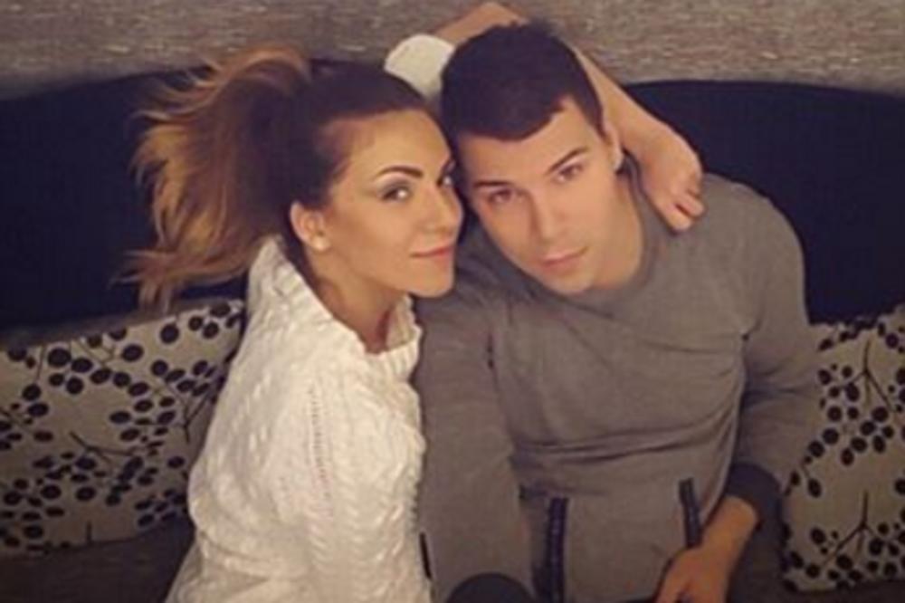 Kakva sinčina, kakav gospodin! Zvezde Granda objavile prvu fotku bebe! Sa sve mašnicom! (FOTO)