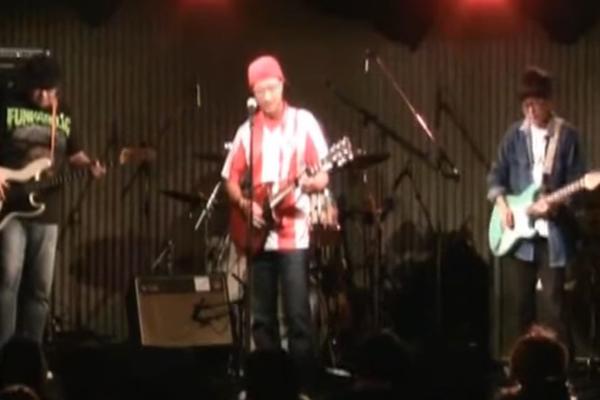 Japanac koji je prozivao Grobare, sada je otpevao jednu od najemotivnijih pesama Delija! (VIDEO)