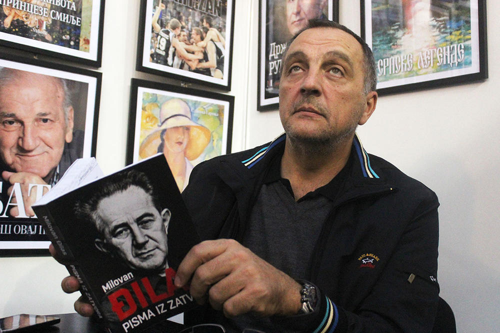 UMESTO ZOKI BUNDA, ZVAĆE GA ZOKI KNJIGA: Zoran Živković već 41 GODINU UZASTOPNO IDE NA SAJAM KNJIGA! (FOTO)