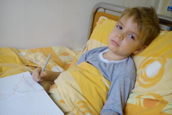 Mali Vanja (5) bio je zdrav mališan, a onda je počeo haos: Lekari mu se danas bore za život! (FOTO)