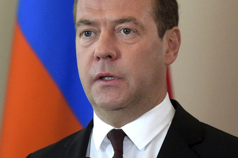 Medvedev hitno evakuisan zbog požara! (VIDEO)