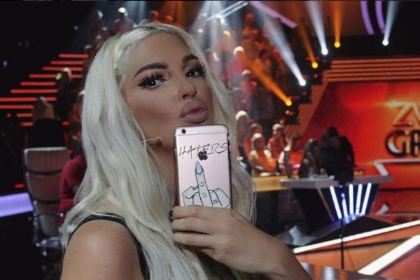 KUPUJEŠ KOD KINEZA, KOPIRAŠ KARDAŠIJANKU: Karleuša popila užasne prozivke, a onda je... (FOTO)