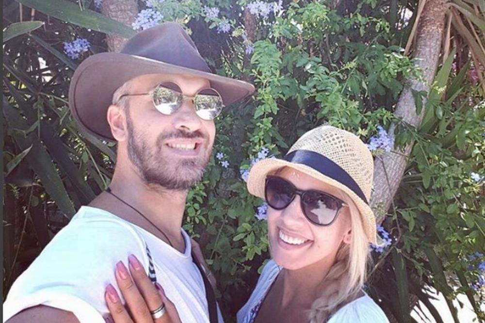 Nema više žene, nema više skrivanja! Pao prvi javni poljubac između Milice i njenog dečka! (FOTO)