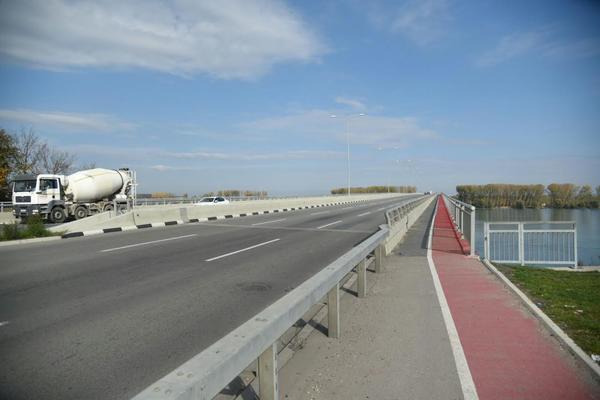 SKOČIO U SMRT SA PUPINOVOG MOSTA! Telo muškarca pronađeno na obali Dunava!