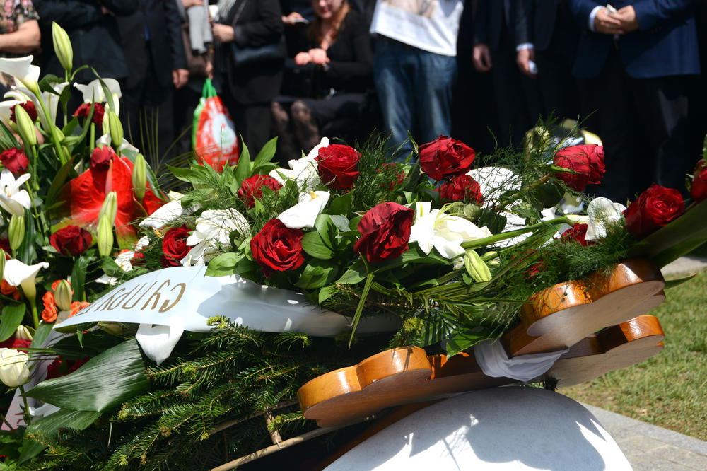 TAKAV JE BIO MIKI: Potresne reči na sahrani Kekinog kuma na Orlovači!