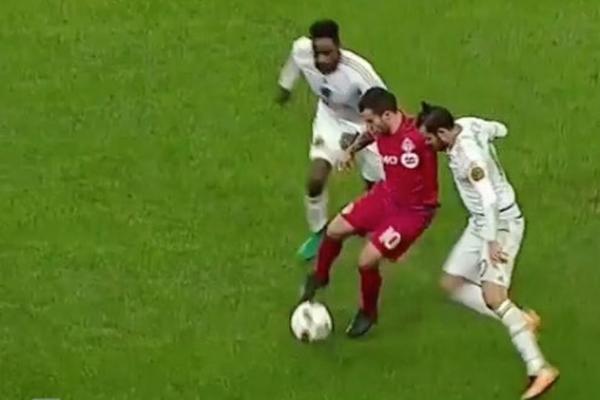 Amerika u transu zbog majstorije Atomskog mrava: Đovinko izveo brutalan dribling i izlomio protivnike! (VIDEO)