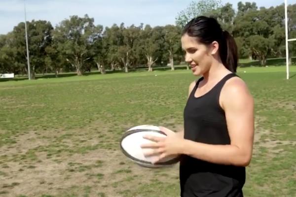 BUDUĆNOST JE STIGLA: Šutneš loptu 50 metara, a ona ti se sama vrati! (VIDEO)