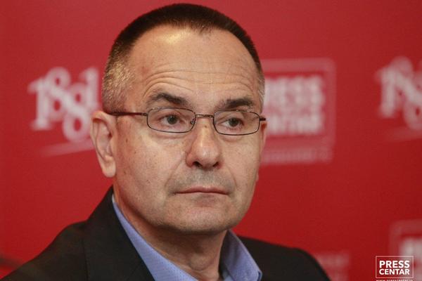 On je srpski Asanž: Upozorio da lekari puštaju ljude da umiru zbog 300 evra! 10 GODINA PREŽIVLJAVA AGONIJU ZBOG TOGA!