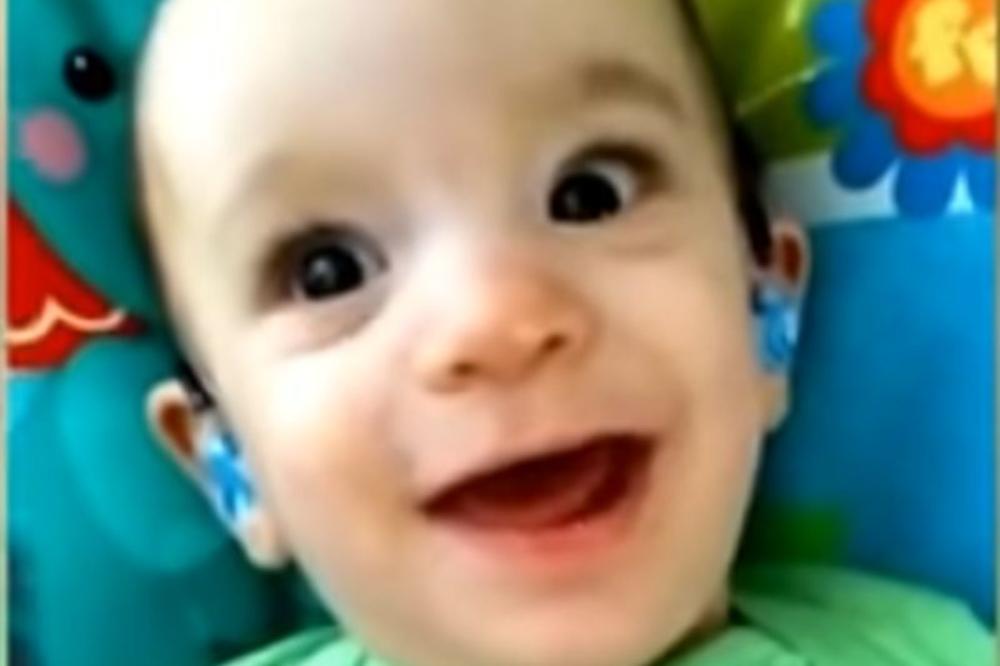 Napuniće vam se oči suzama: Ova beba je prvi put u životu čula glas svoje majke! (VIDEO)