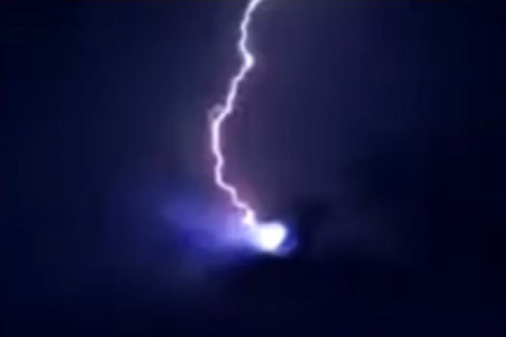 Histerija u Beču: Munja udarila u NLO iznad Austrije! (FOTO) (VIDEO)