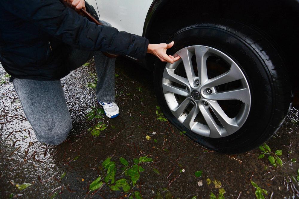 OPASNO JE, PRESTANITE TO DA RADITE ODMAH! Nemojte da vozite sa zimskim gumama kada je napolju više od 7 stepeni!