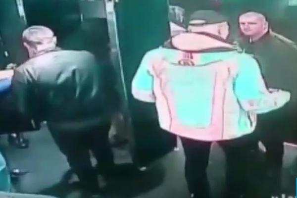NABO GA PESNICOM NA PRVU: Novi snimak kako je ekipa Saleta Mutavog prebila šefa narko klana! (VIDEO)