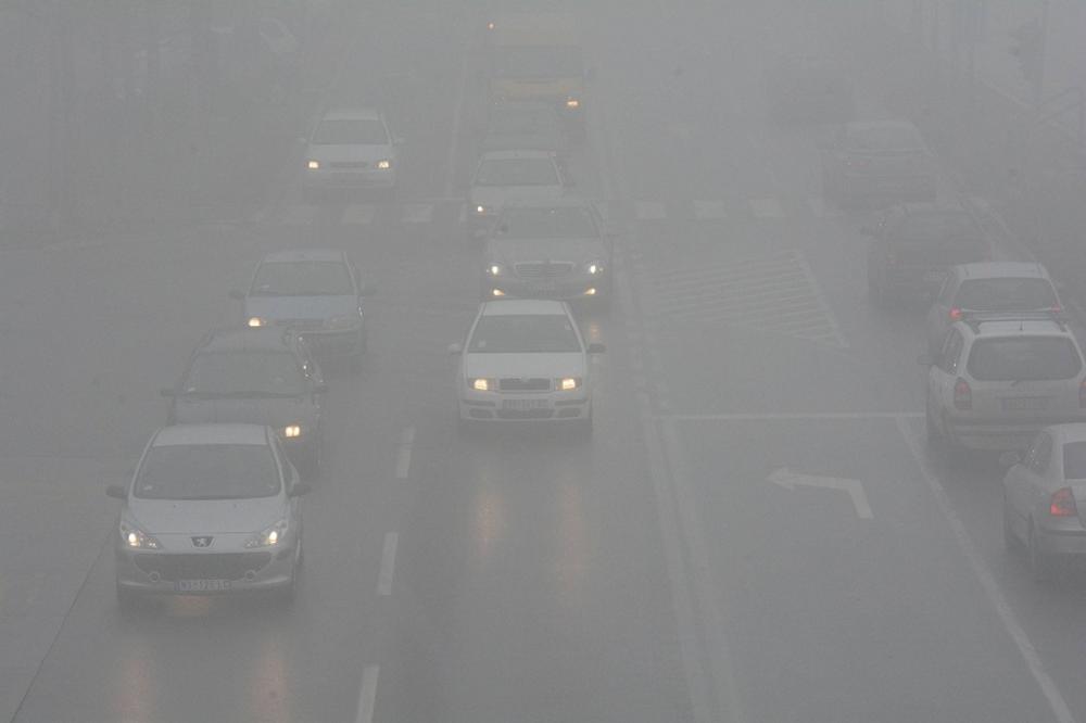 VOZAČI OPREZ: Magla smanjuje vidljivost, vozači, pazite se!