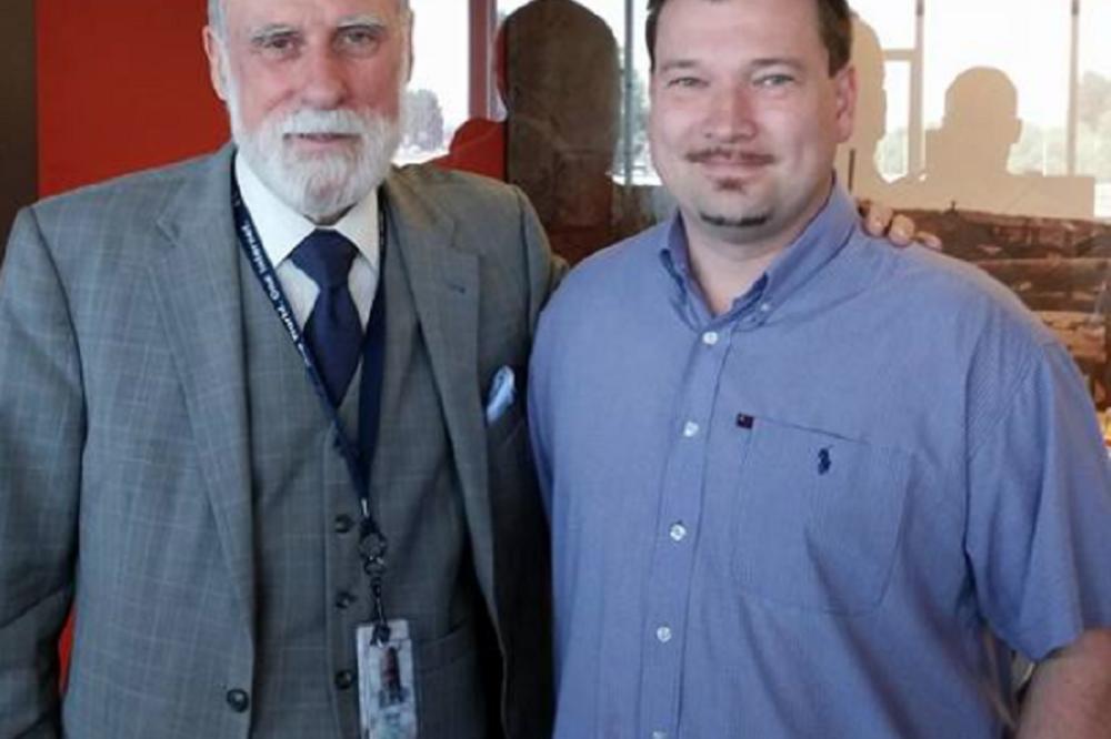 Muka ga pritisla, pa se obogatio: Aleksandar je pobegao iz Srbije i postao direktor Gugla! (FOTO)