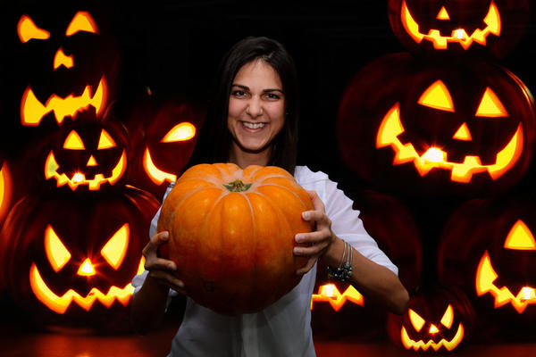 LEPA MARIJA JE SEKLA BUNDEVU ZA NOĆ VEŠTICA: Svi smo bili uz nju, da li je uspela da zapali sveću? (VIDEO)