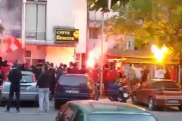 Crna Gora je u plamenu, Delije pravile haos pred meč sa Mornarom! (VIDEO)