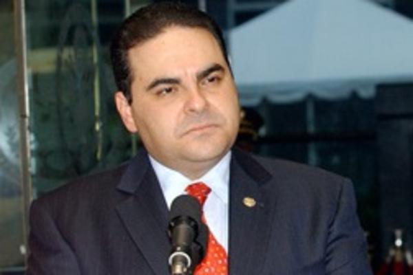 ON JE IDOL MNOGIM SRPSKIM POLITIČARIMA: Bivši predsednik ukrao 246 miliona dolara!