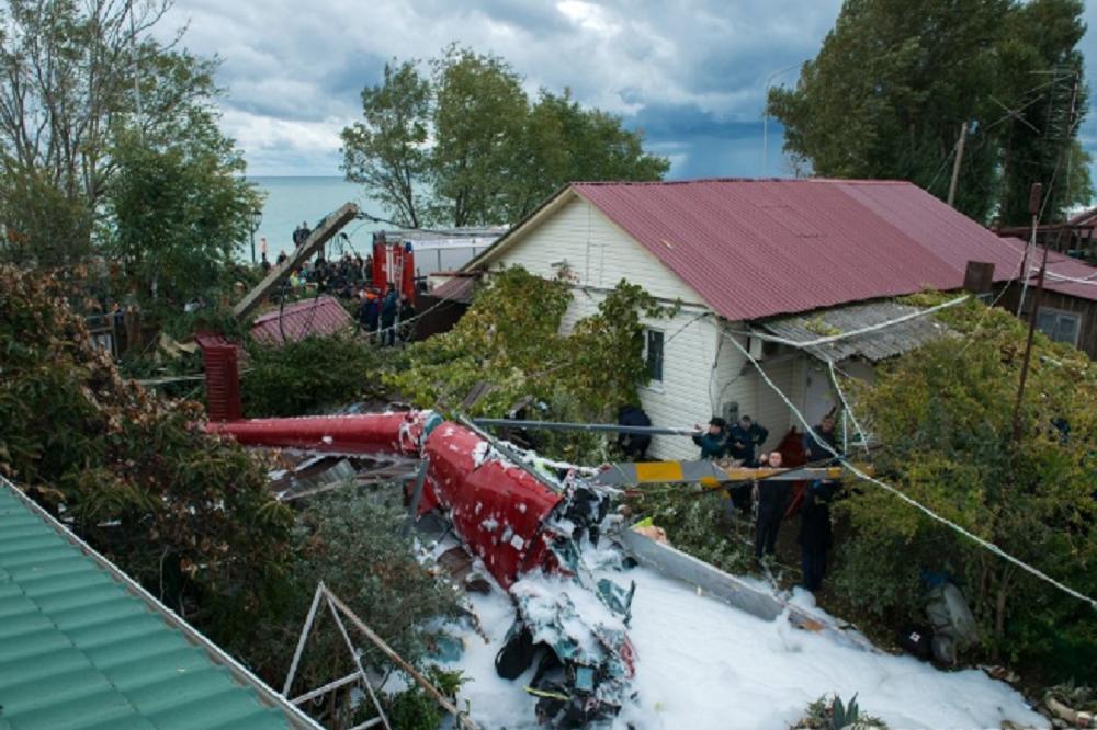 Helikopter pao na kuću u Rusiji! Jedan poginuo, 5 povređenih! (VIDEO)