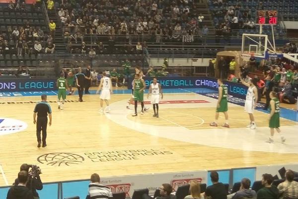 Ako želite dramatičnu košarku, gledajte Partizan! Crno-beli slave Novicu i Hečera! (VIDEO) (FOTO)