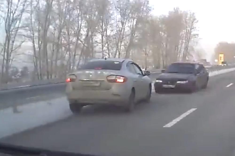 SUDARILI SE PRI PUNOJ BRZINI NA AUTO-PUTU: Snimak jezive nesreće obišao ceo svet (VIDEO)