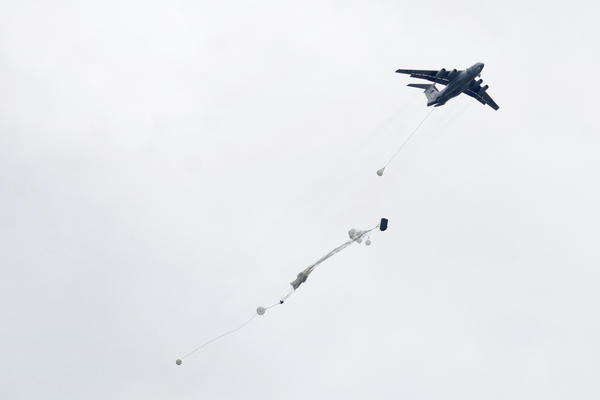 Tri Iljušina sa ruskim i beloruskim padobrancima stigla u Srbiju