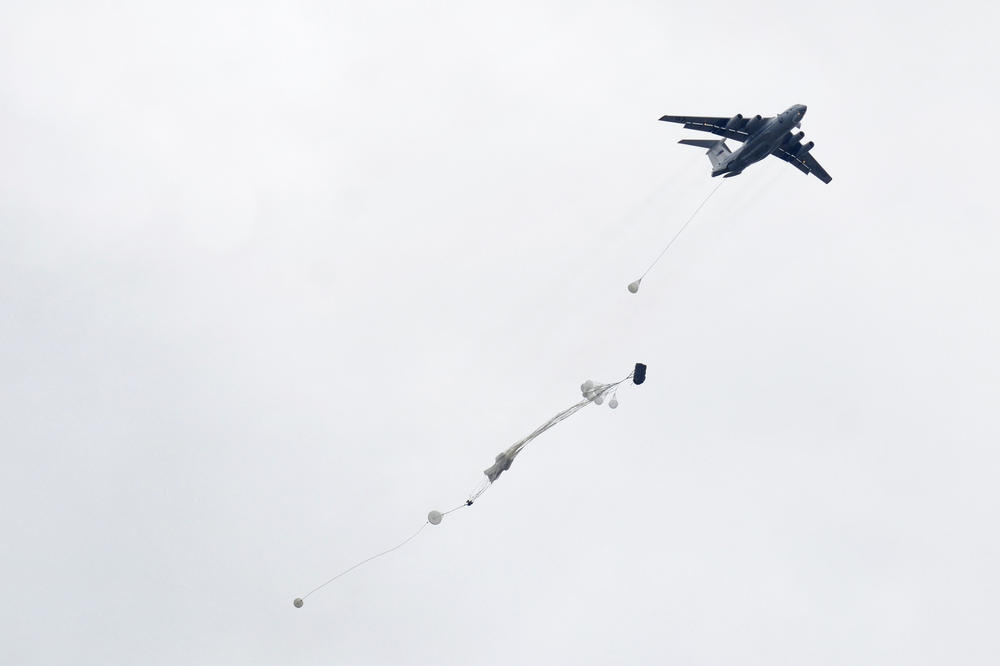 Tri Iljušina sa ruskim i beloruskim padobrancima stigla u Srbiju