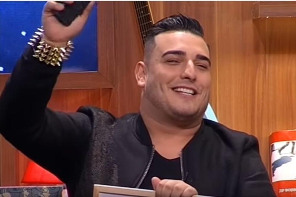 BAHATO I BEZOBRAZNO: Dok narod nema šta da jede, Lazić se hvali skupocenim stvarima! Sad je stvarno preterao! (FOTO)