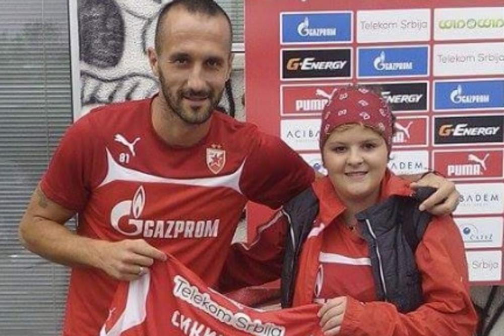 GOLMAN ZVEZDE JE LJUDINA: Bori se sa teškom bolešću, ali ono što ona radi nateraće vam suze na oči! (FOTO)