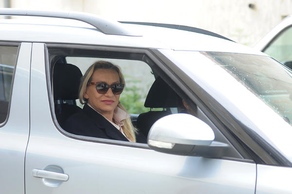 OTKRIVENA VELIKA TAJNA VESNE ZMIJANAC: Bila je druga MAMA devojčici KOJU su SVI NAPUSTILI! Detalji SLAMAJU SRCE