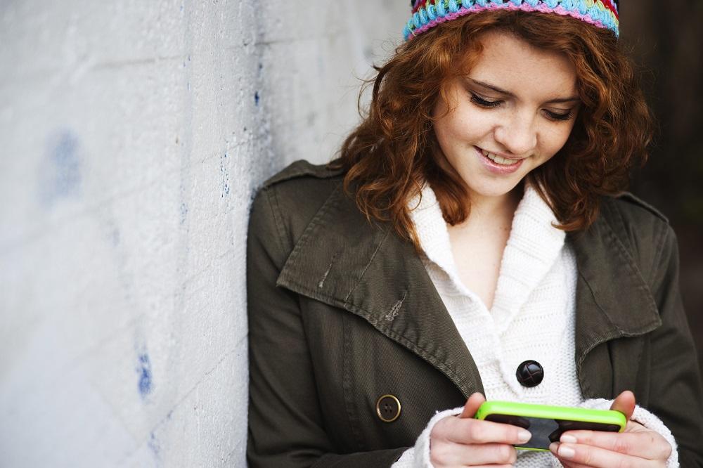 CRNOGORKA IZGUBILA TELEFON, A SAD JOJ SE SMEJE CELA NACIJA: Vrati telefon, ne budi đubre, to je poklon od muža! (FOTO)