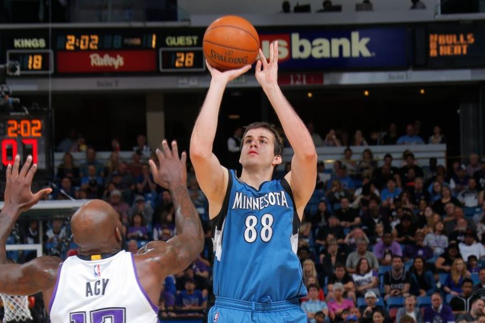 Bjelica jedva igrao, ali pogađao! Bobi i dalje mlati peškirom, Vučevićev novi dabl-dabl! (VIDEO)