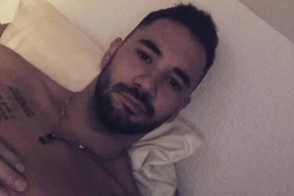 PEVAČ U PANICI! Završiće gore nego Šako Polumenta! Ukraden mu telefon sa eksplicitnim snimcima! (FOTO)