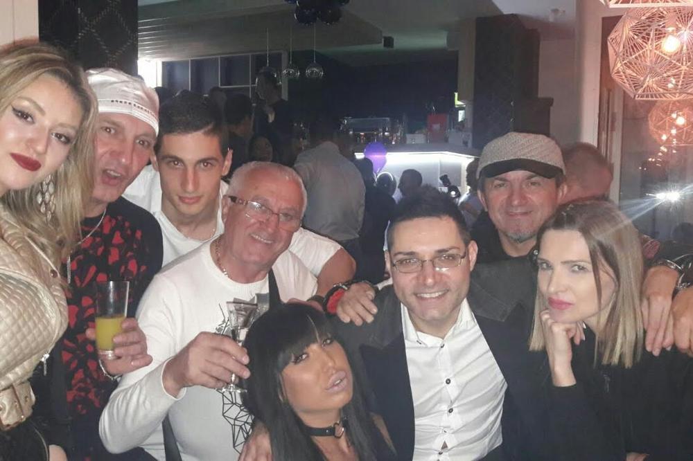 Danijel Đurić je otvorio kafić, a evo ko je sve dizao atmosferu! (FOTO)