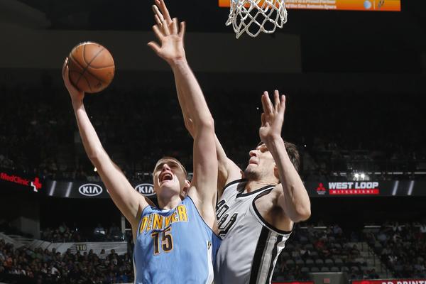 Sastali se Srbi u NBA! Šta mislite, ko je pobedio? Šampion jedva slavio nad Filadelfijom! (VIDEO)