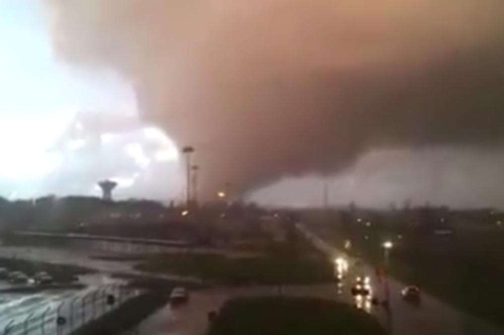 Jak TORNADO POHARAO RIM! Ima i mrtvih (FOTO) (VIDEO)