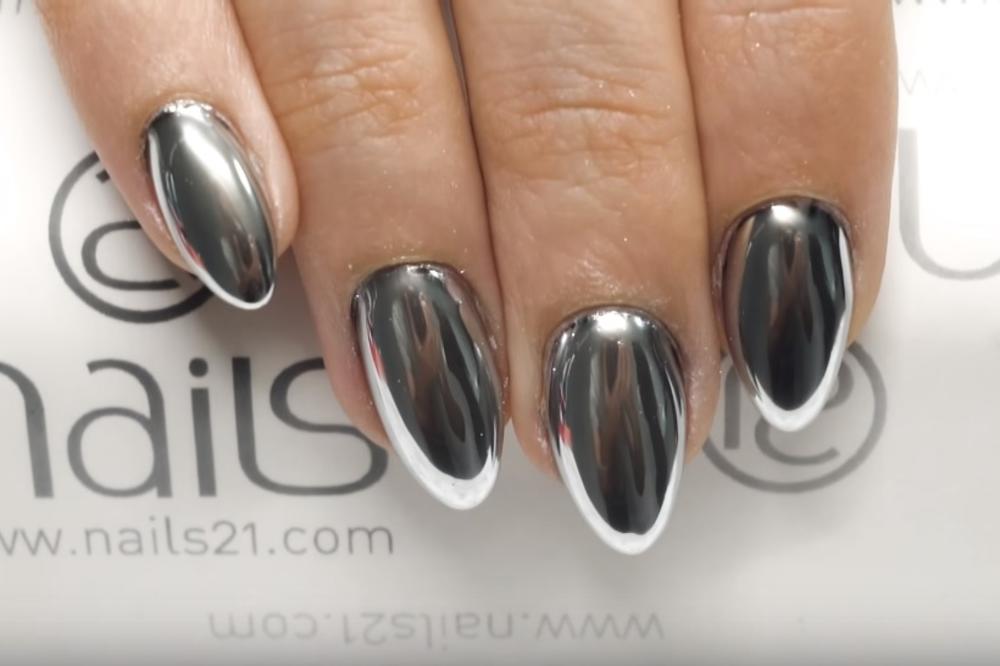 Ogledaj se u svojim noktima! Ogledalo manikir je zaludeo svet, a izgleda opako dobro (VIDEO)