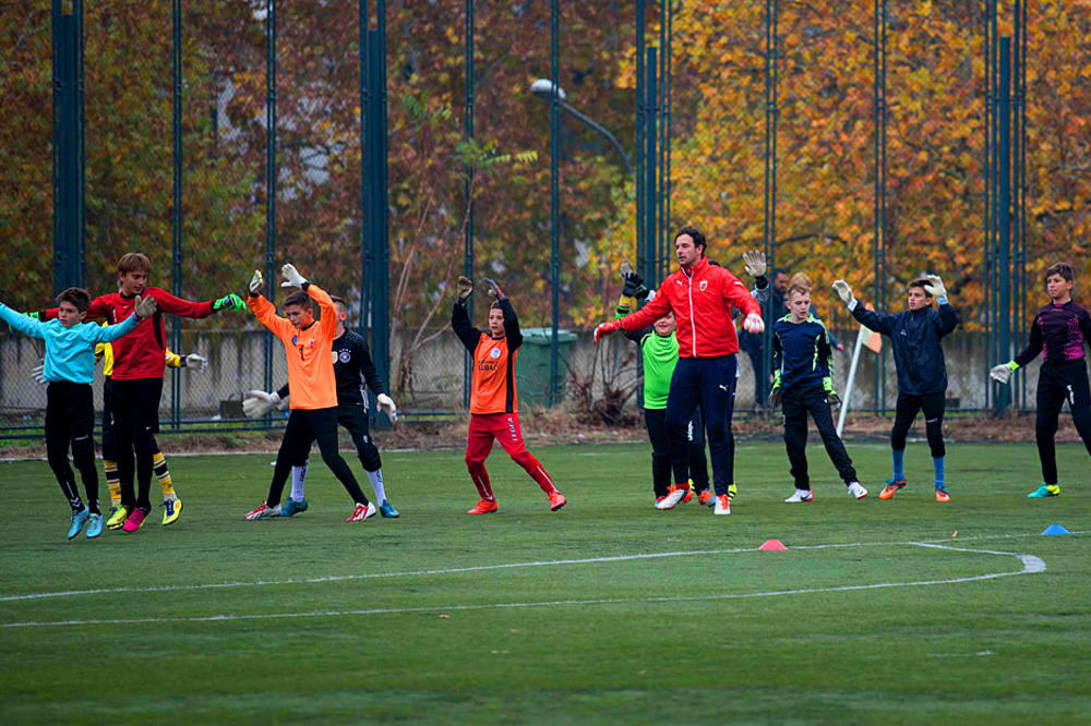 Crvena zvezda ne brine za budućnost, od 60 mališana ne zna se koji je bolji! (FOTO)