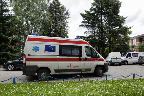 Ubio je vođu Delija, a danas je teško ranjen u eksploziji automobila! HAOS U HERCEG NOVOM!