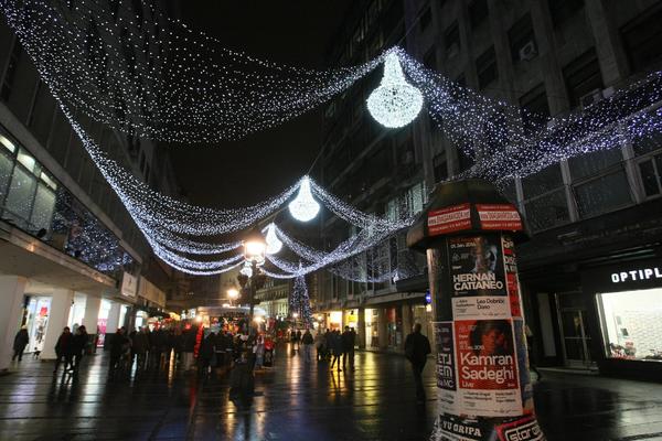 ISTA FIRMA OPET DOBIJA MILIONE: Odlučeno ko će i ove godine postavljati novogodišnju rasvetu u Beogradu!