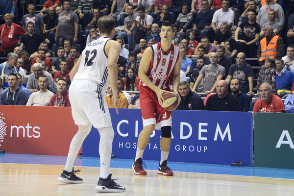 OČI VAS NE VARAJU: Pamtite li ovakav statistički podatak sa derbija? (FOTO) (ANKETA)