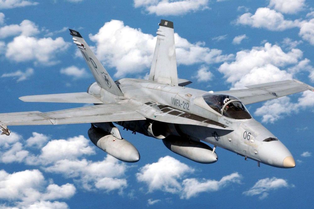 Sudar 2 američka vojna aviona iznad Kalifornije! Jedan pilot pronađen, za drugim se traga!