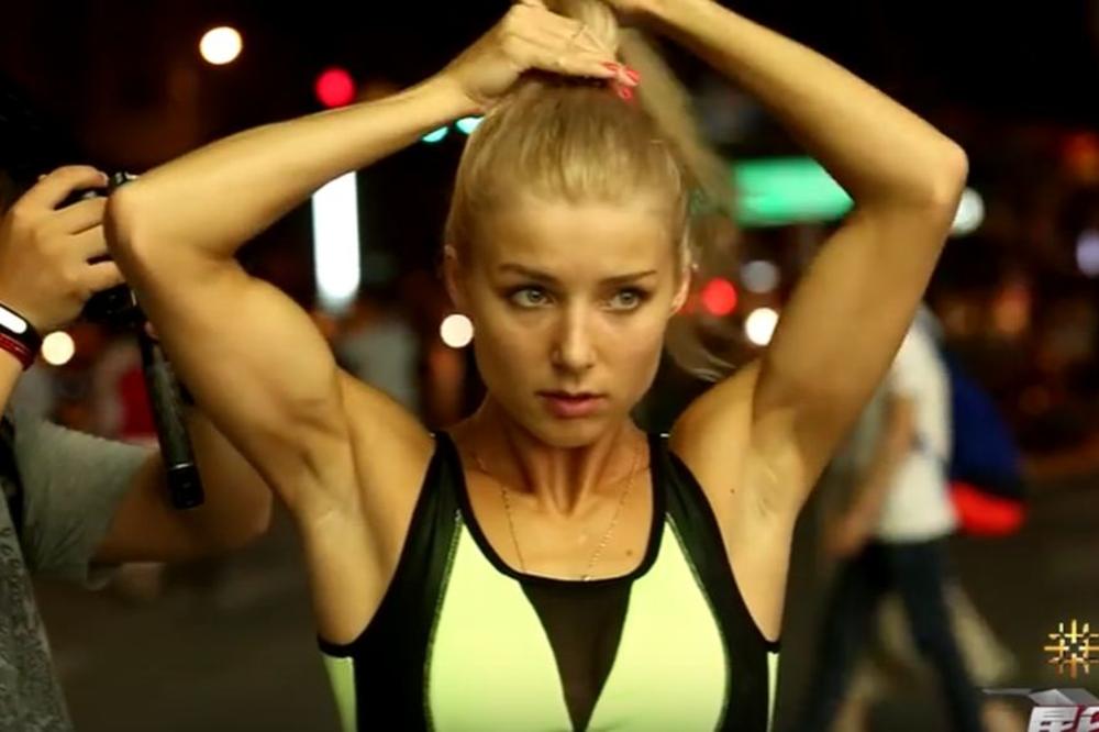 KRVOLOČNA BARBIKA IZ RINGA: Kida koliko je dobra riba, a otkida meso kad udara! (FOTO) (VIDEO)