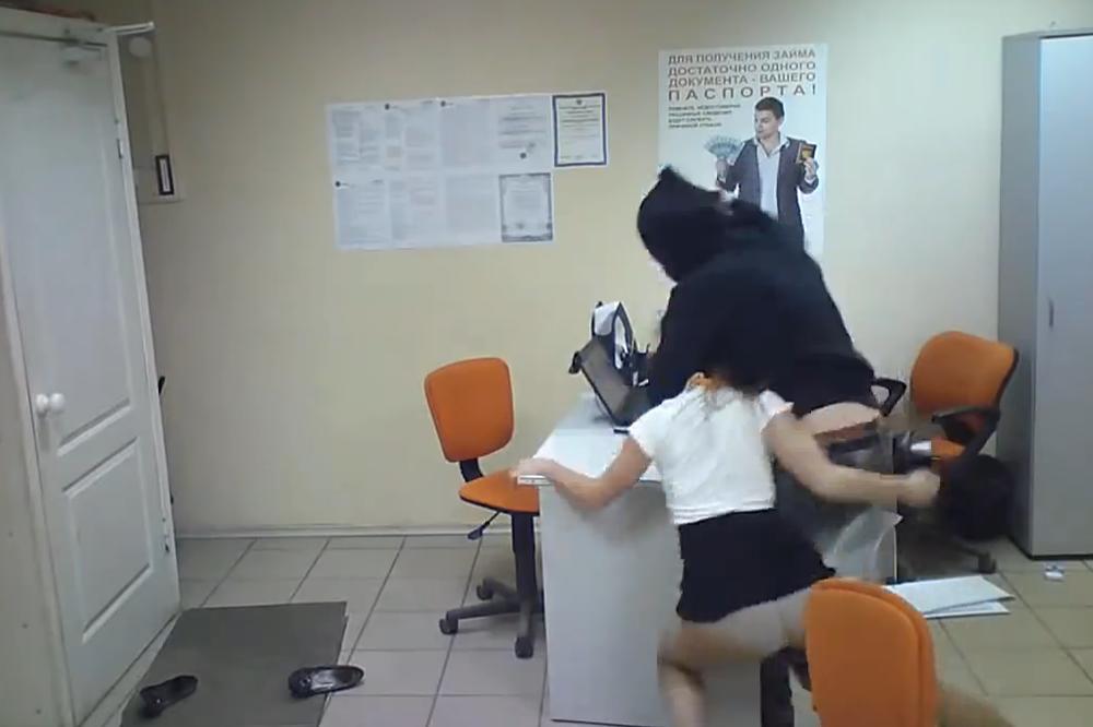 SEKSI PLJAČKA: Ruskinja odolela lopovu, on njoj - nije (VIDEO)