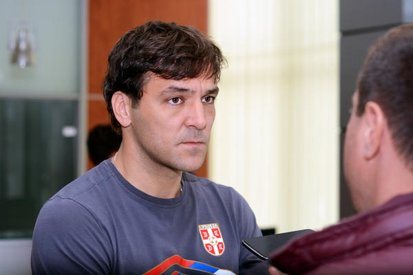 SKANDAL: Visoki funkcioner DSS dobio 30 dana pritvora jer je prevario Vladimira Stojkovića!