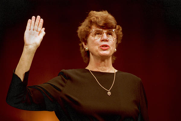 Rekla je da Tramp neće biti predsednik DOK JE ONA ŽIVA...a onda je umrla (FOTO)