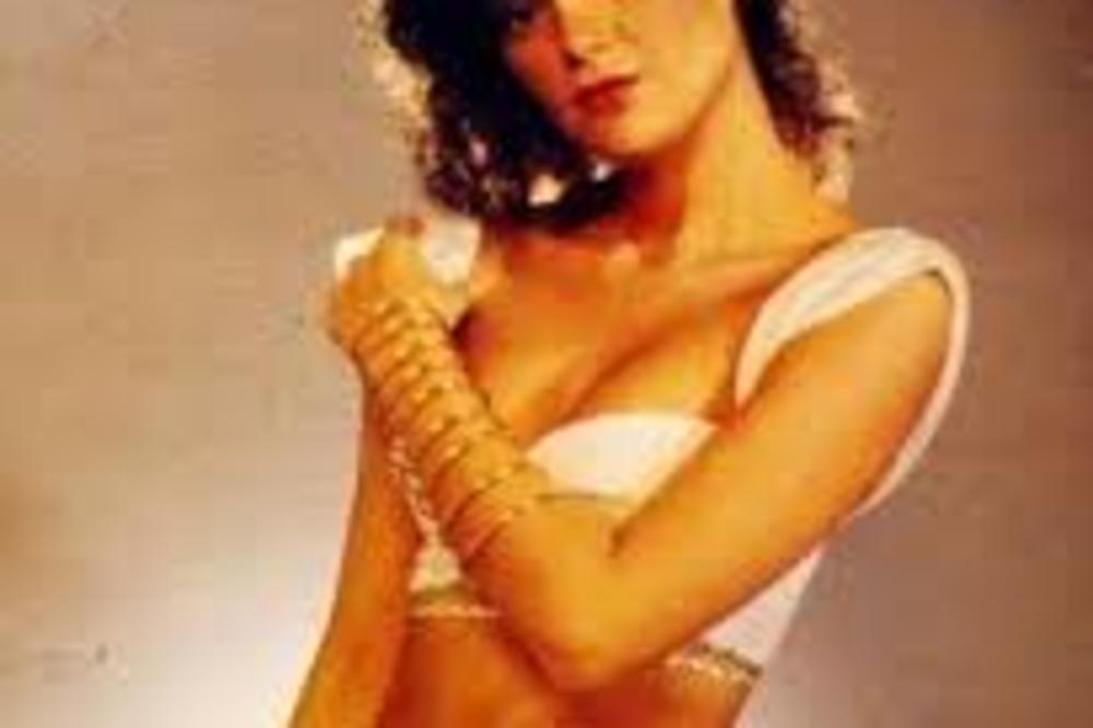 ODREKLA SE MIKROFONA I RADI KAO PROFESOR Zvezda 90-ih se udala posle OSAM DANA POZNANSTVA, usledio je bolan kraj