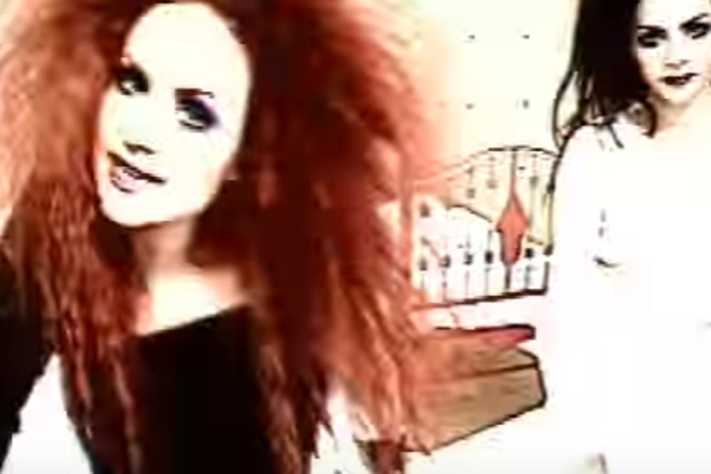 KONAČNO OTKRIVA ISTINU O SESTRI KOJA JE SE JAVNO ODREKLA: Pevačica progovorila o teškim porodičnim odnosima (VIDEO)