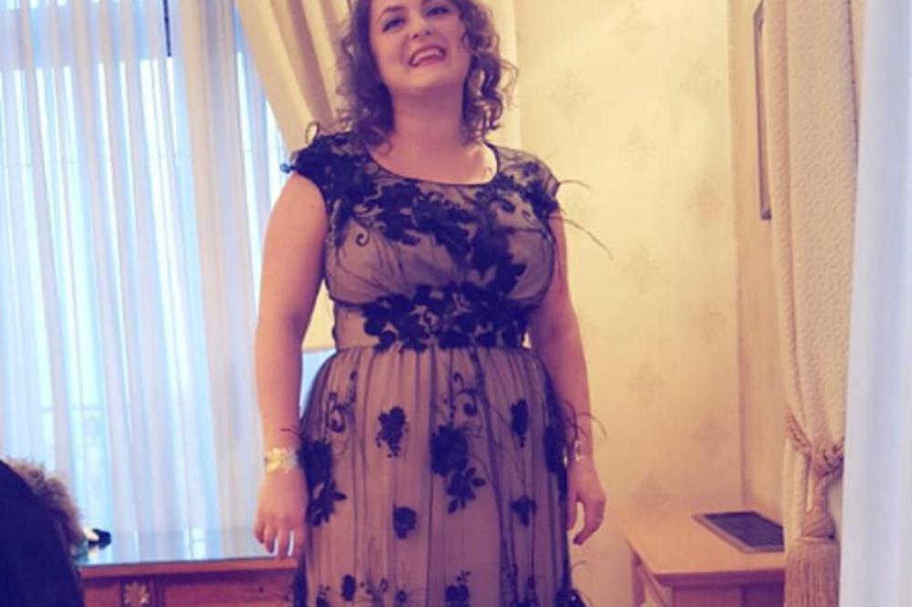 LJUDI, RODILA SAM SINA! Dana Karić do detalja opisala porođaj: GLAVA IZLAZI, A ONI GOVORE GURAJ... (FOTO)