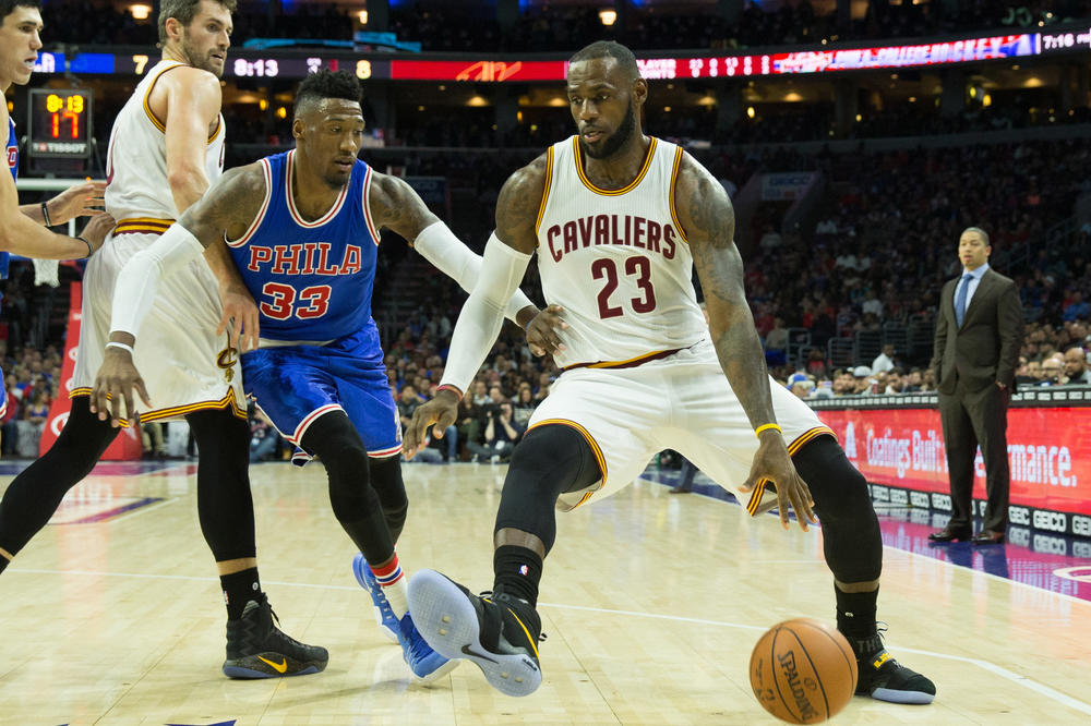 Bobi se nije ni skidao, sjajno veče za Lebrona, Lilarda... Vestbruk promašio pobedu! (VIDEO)