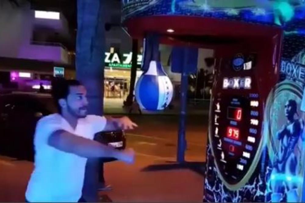 OVAKO BIJE ADIL: Pevač pokazao koliko jako udara! (VIDEO)